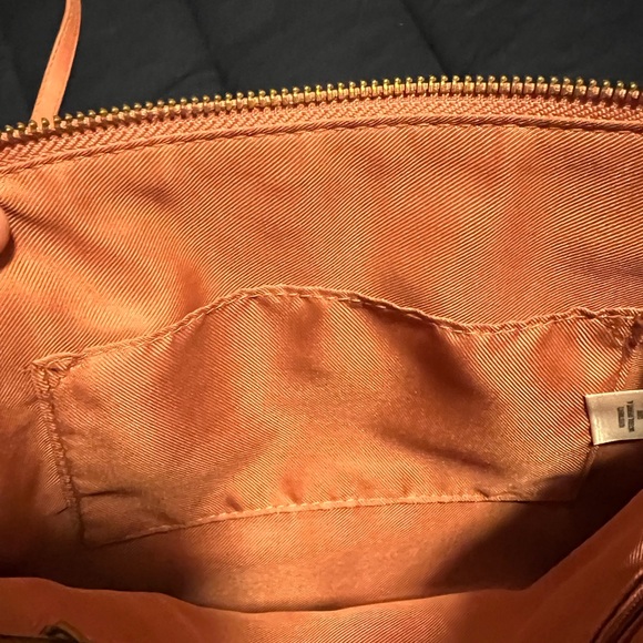 Universal Threads Pink Crossbody - Picture 4 of 5